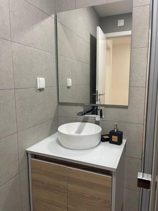 Lovely 2 Bedroom Apartment In South Lisbon Barreiro  Exterior foto